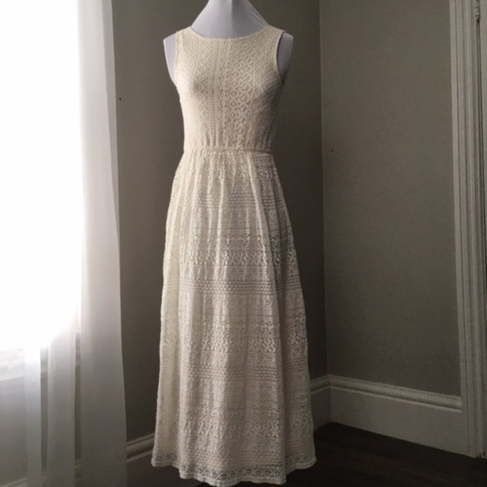 Lace Off-white Dress - Size Medium